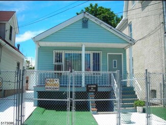 641 Elizabeth St, Perth Amboy, NJ 08861