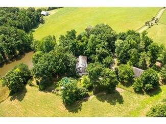 2575 Maidens Rd, Maidens, VA 23102