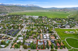 663&665 E Kelly Ave, Jackson, WY 83001