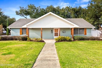 306 S Saint Peter St, Delcambre, LA 70528