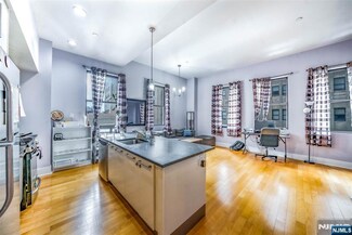 4 Beacon Way Unit 220, Jersey City, NJ 07304