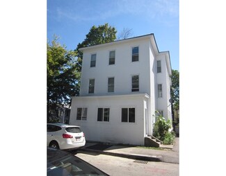 4 Hathaway St, Worcester, MA 01610
