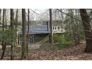 17540 Leggett Rd, Montville, OH 44064