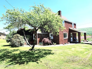 214 Walton Rd, Lock Haven, PA 17745
