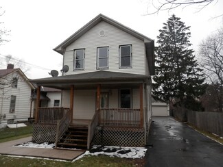 525 Henderson Ave, Joliet, IL 60432