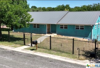 1211 W 4th St, Lampasas, TX 76550