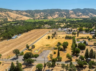 10891 West Rd, Redwood Valley, CA 95470