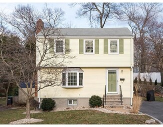 70 Ridgeway St, Dedham, MA 02026