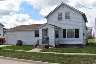 315 S 3rd St, Osage, IA 50461