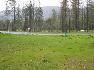 1323 Green Valley Dr, Cave Junction, OR 97523