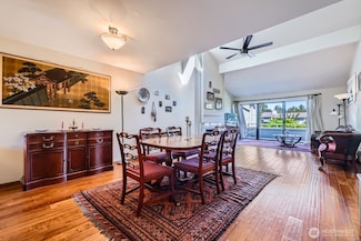 5884 NE Park Point Place, Seattle, WA 98115