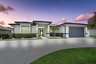 979 SW Mcdevitt Ave, Port Saint Lucie, FL 34953