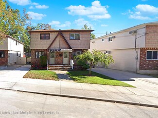 704 N Railroad Ave, Staten Island, NY 10304