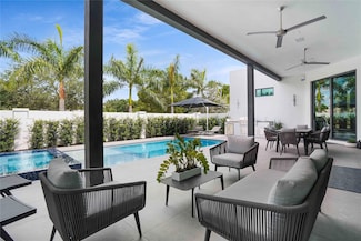 300 NE 21st Ct, Wilton Manors, FL 33305