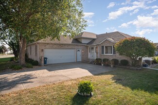 1255 W 99th Ave, Crown Point, IN 46307