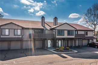 2887 Charing Cross Rd NW, Canton, OH 44708