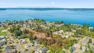 602 Wana Place NE, Tacoma, WA 98422