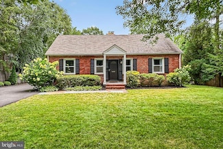 212 W Jefferson St, Falls Church, VA 22046
