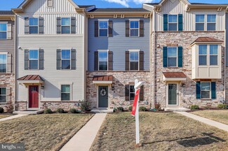 5906 Garden Walk Dr, Frederick, MD 21703