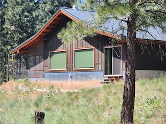 21 Twin Lakes Dr, Winthrop, WA 98862