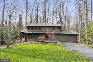 2516 Soapstone Dr, Reston, VA 20191