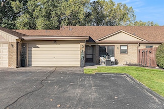 45277 Universal Ct, Shelby Township, MI 48317