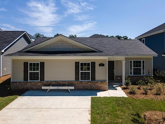 27 Whiterock Rd, Phenix City, AL 36869