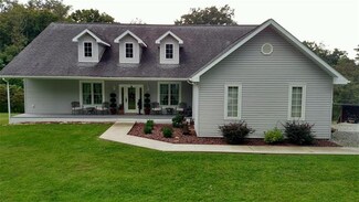 127 Motorcycle Rd, Grindstone, PA 15442