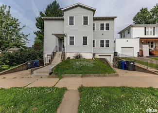 1010 S 6th St, Clinton, IA 52732