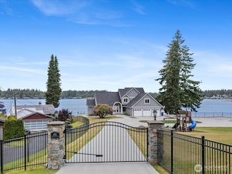 4131 Peninsula Rd, Stanwood, WA 98292