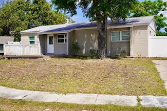 74 Garrison Ln, Frostproof, FL 33843