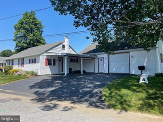 6 New St, Mount Joy, PA 17552