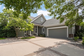 1540 Waterford Ct, Golden Valley, MN 55422