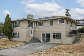 185 SE G St, Madras, OR 97741