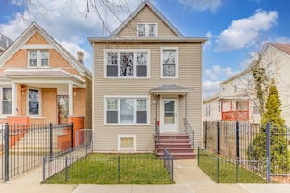 4018 N Whipple St, Chicago, IL 60618