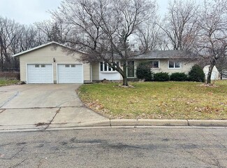 1948 Greenwood Dr, Owatonna, MN 55060