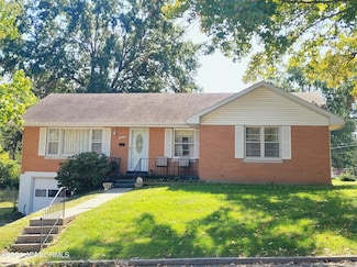 1607 Thompson St, Jefferson City, MO 65109