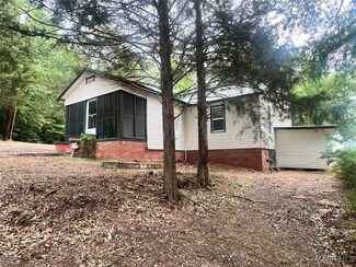 826 Martin Luther King jr Dr, Prattville, AL 36067