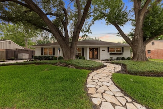 10707 Atwell Dr, Houston, TX 77096
