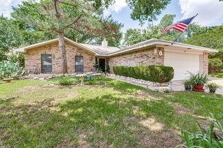 305 Dunaway Ct, Euless, TX 76040