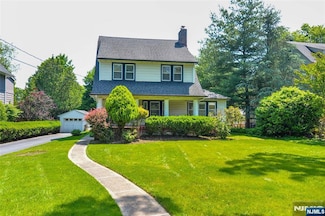 613 Hillcrest Rd, Ridgewood, NJ 07450