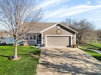 521 W 7th St, Edgerton, KS 66021
