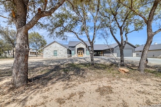 1450 Mountain Valley Dr, Sabinal, TX 78881