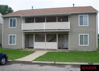 212 Bunting Ln, Mankato, MN 56001