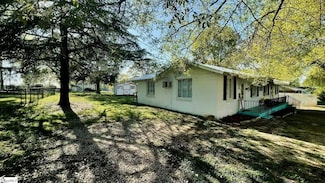3 Louisiana St, Honea Path, SC 29654