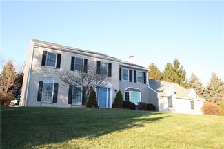 6176 Acorn Dr, Emmaus, PA 18049