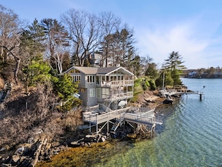 81 Riverview Rd, Gloucester, MA 01930
