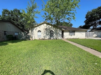 10306 Twin Hills Ct, Houston, TX 77031