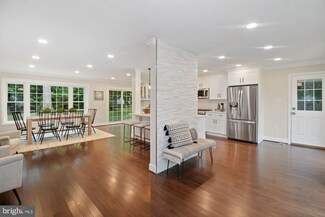 8405 Briar Creek Dr, Annandale, VA 22003