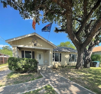 2909 Malcolm St, Fort Worth, TX 76112